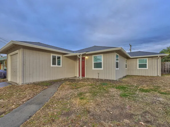 47 Prince Pl, Salinas, CA 93905
