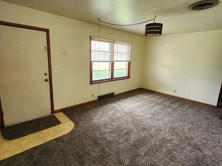 731 S 2nd St — Photo 5