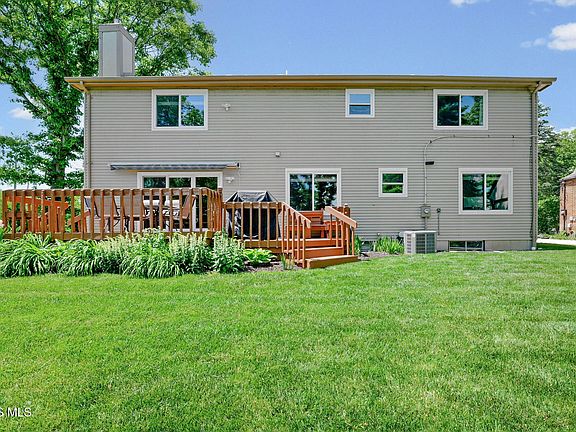 5th image of 4575 River Rd