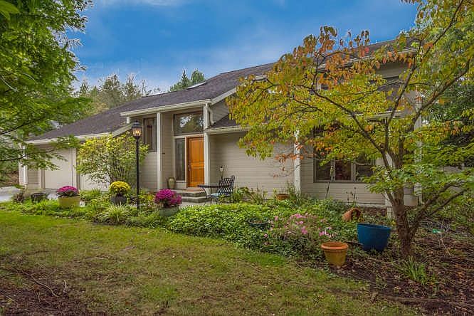 1st image of 2608 E Poplar Ct