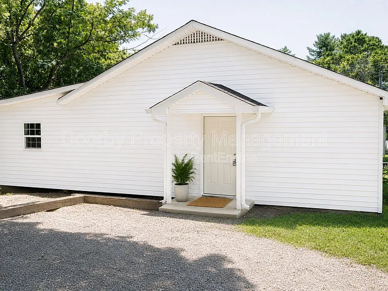 196 Rogers Rd — Photo 16