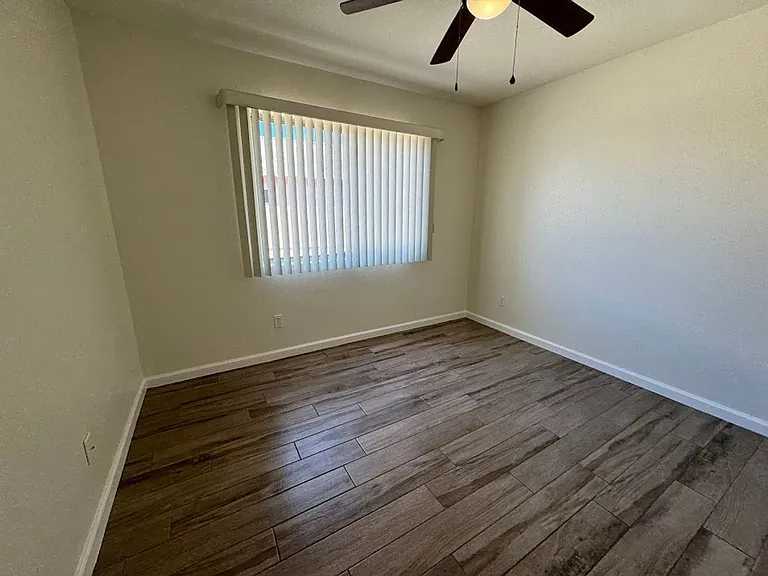 17701 N Woodrose Ave — Photo 11