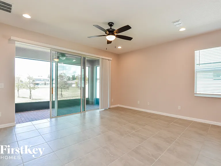 874 Lady Bird Ln — Photo 2