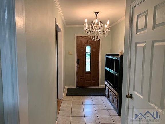5th image of 405 Wellington Dr