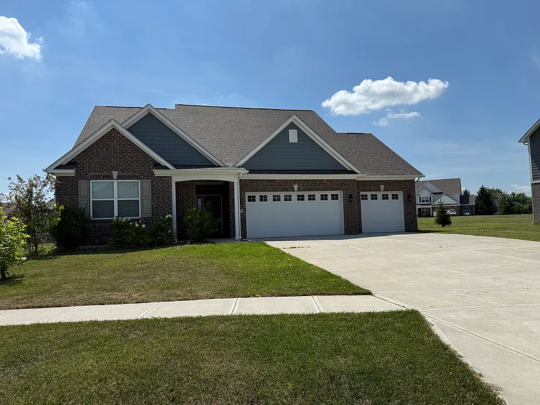 1753 Gordon Dr — Photo 1
