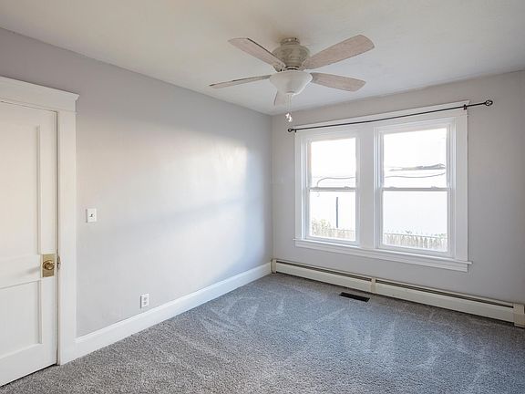 3rd image of 879 Newport Ave