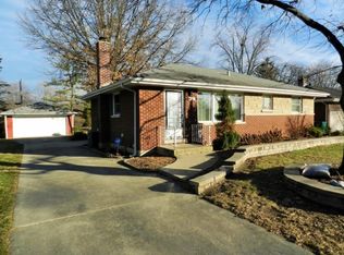26 W 56th St, Westmont, IL