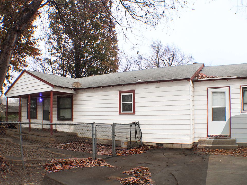 1st image of 215 S 4th St