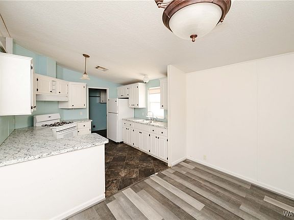 5th image of 2650 E Jagerson Avenue