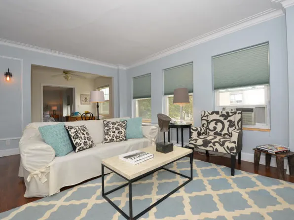 1028 E Juneau Ave APT 204, Milwaukee, WI 53202