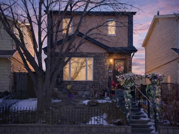 44 W Applecroft Rd SE, Calgary, AB T2A 7J3