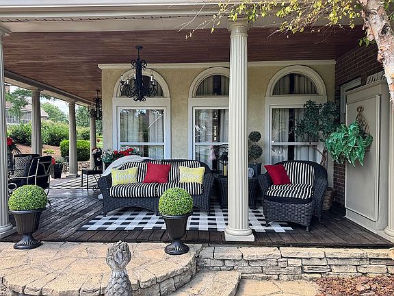 4th image of 411 David Ln