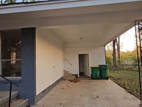2nd image of 3003 Hollywood St
