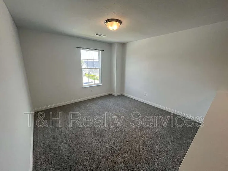 7073 Fowler Dr — Photo 7