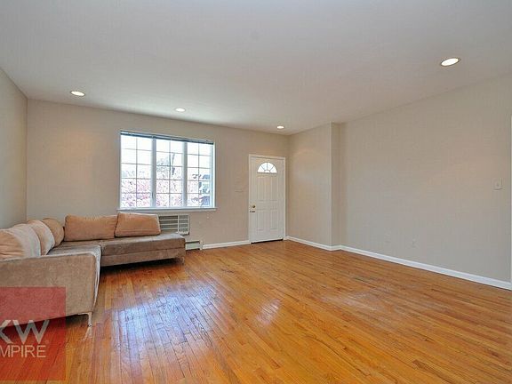3rd image of 186 Bay 26th St APT 2L