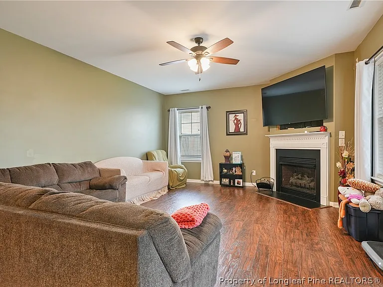 415 Highgrove Dr — Photo 18