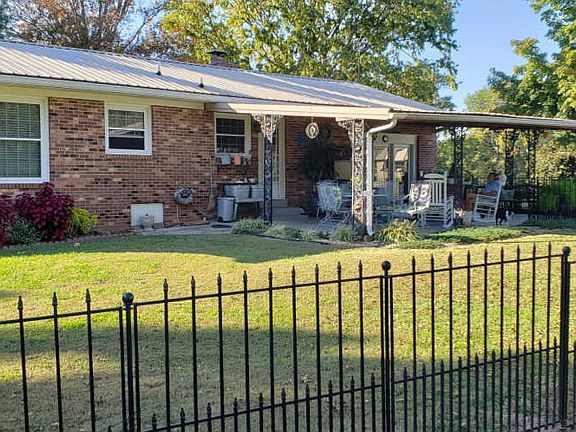 3rd image of 268 Poplar St