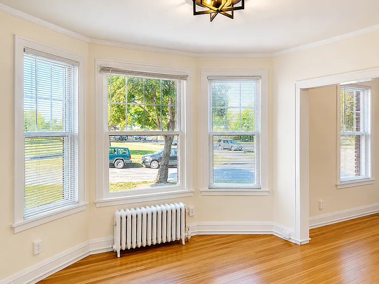 170 Summit Ave — Photo 1