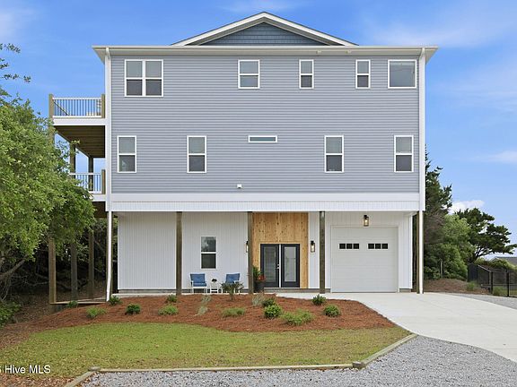 2nd image of 1707 Emerald Drive