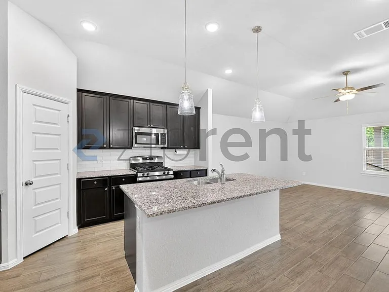 2608 Rambling Rd — Photo 4