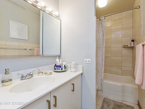 4th image of 535 N Michigan Ave APT 2503