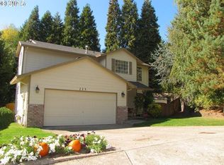 225 NW 8th Ct, Hillsboro, OR