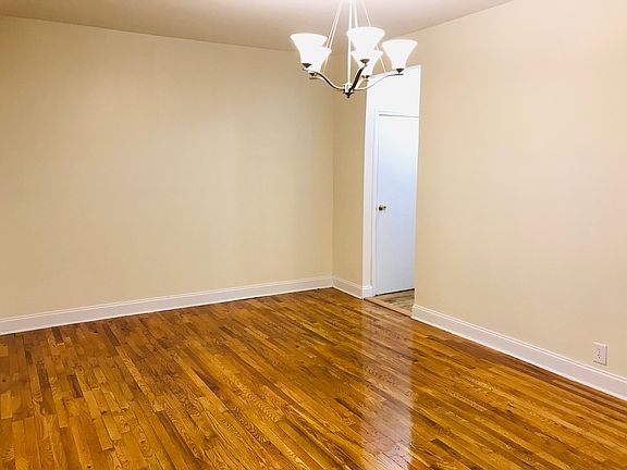 3rd image of 320 Empire Blvd APT 1G