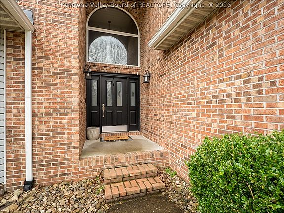 3rd image of 62 Muirfield Dr