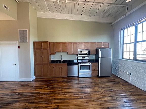 2nd image of 50 Valley St APT 211