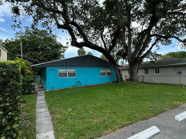 1435 SW 24th Ct #B — Photo 12