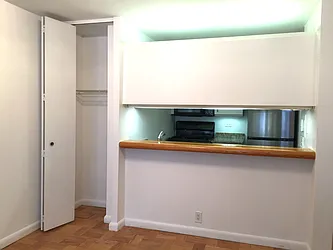 Rented by R New York