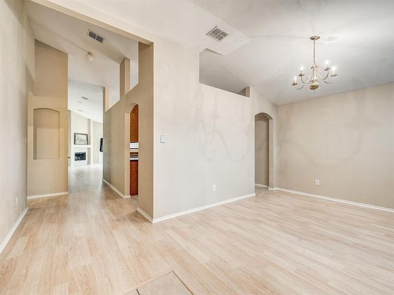 4th image of 10104 Sourwood Dr