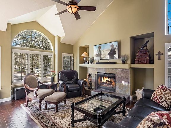 3rd image of 7920 Summer Hill Dr