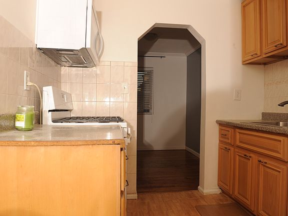 5th image of 10944 174th St