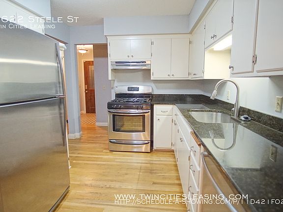5th image of 3622 Steele St