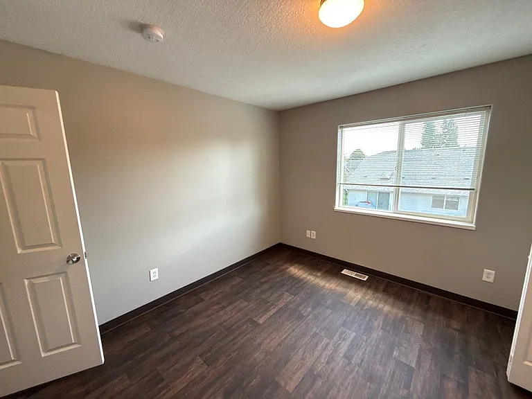 4312 Sacramento Ct NE — Photo 25