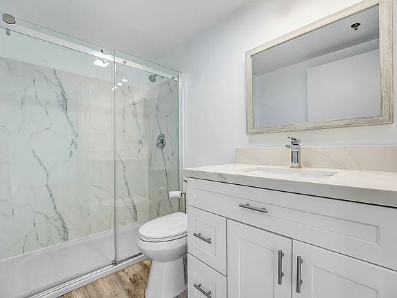 4th image of 1347 23rd St #2222