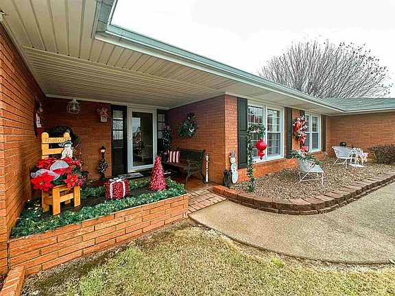 4th image of 215 Meadowlawn Dr