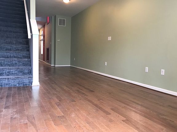 2nd image of 2841 Huntingdon Ave