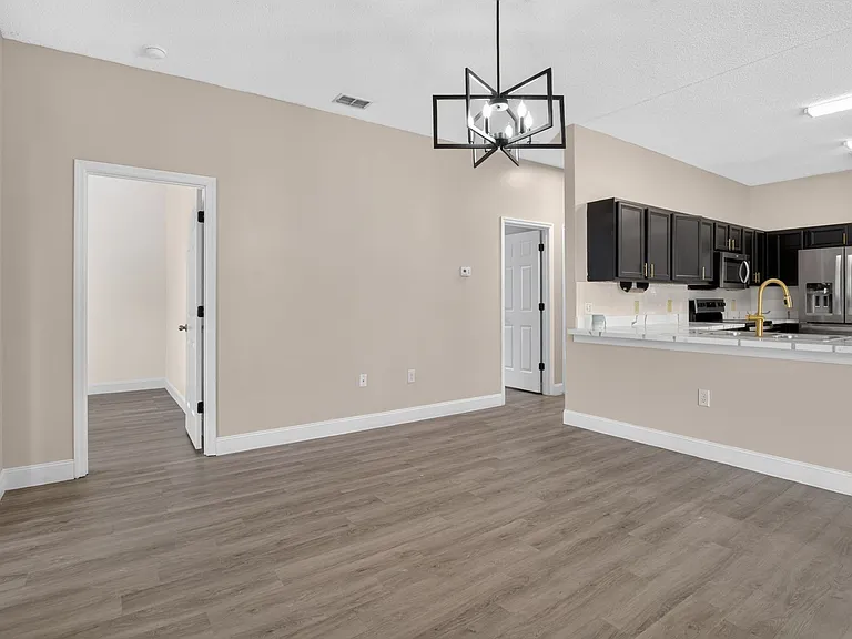 121 Aurelia Ct — Photo 17