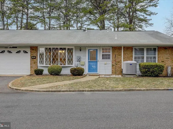 64 Cambridge Cir #A, Manchester Township, NJ 08759