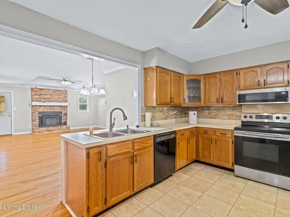 330 Stringer Ln, Mount Washington, KY 40047