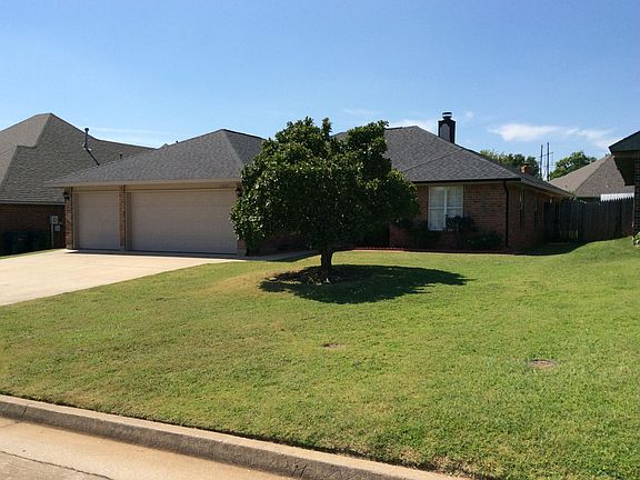 3rd image of 11824 NW 7th St