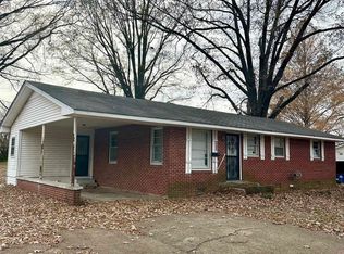 457 College St, Kenton, TN 38233