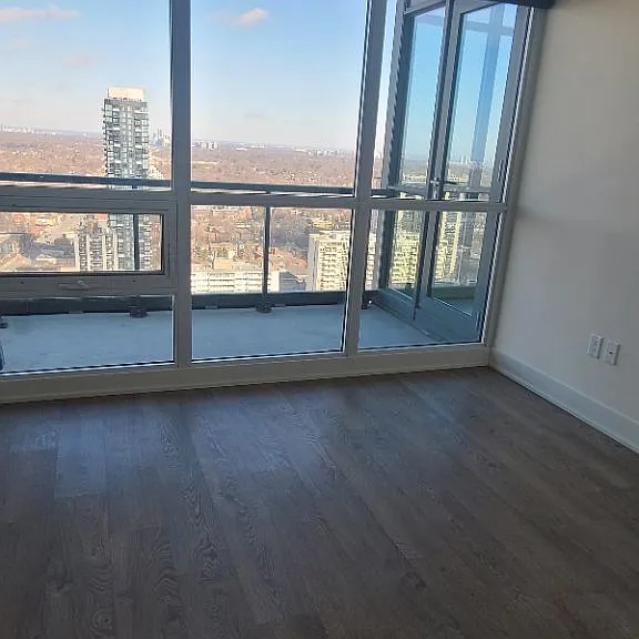 30 Roehampton Ave #2907 — Photo 9