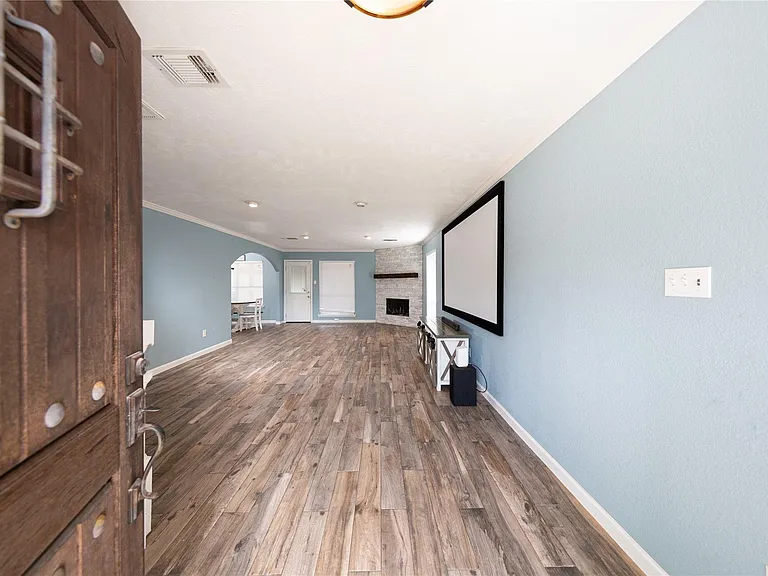 11003 Kirkmead Dr — Photo 2