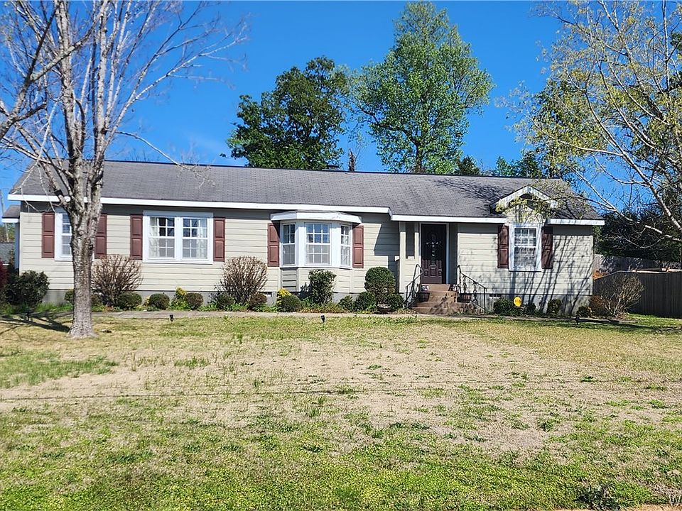 1st image of 17 Forest Dr