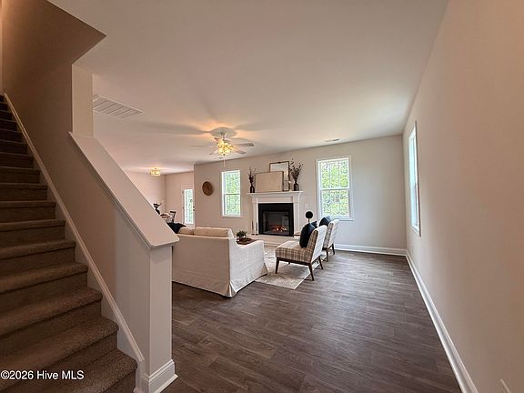5th image of 60 Pikewood Court