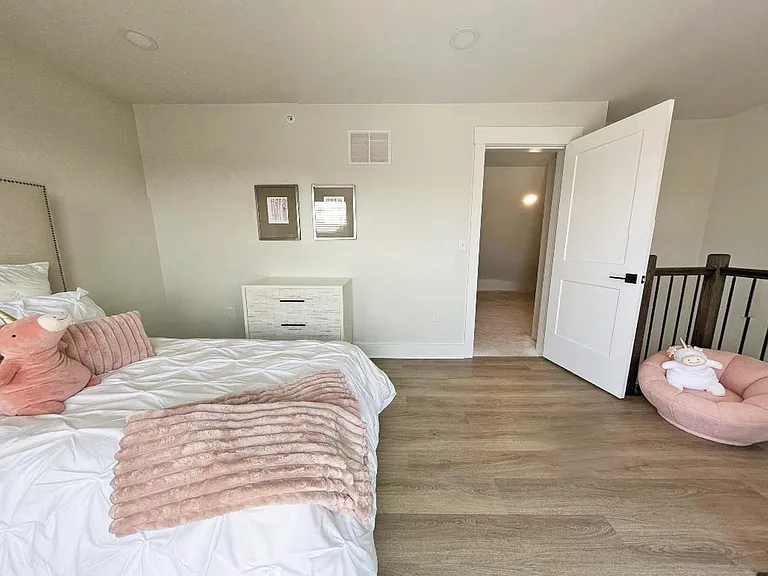 Pearl Street Townhomes — Photo 22