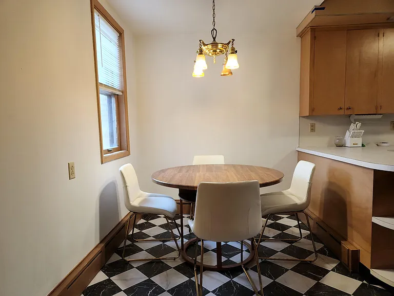 1103 Main St — Photo 9